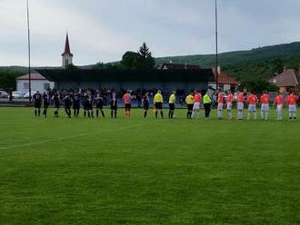 Susedské derby sa skončilo debaklom. Futbal na dedinách upadá, tvrdí líder tímu