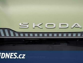 Škoda nasazuje do plného provozu nápis s háčkem a obměněné logo