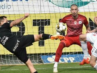 Nechutné scény na fotbale. Ochranka kopala do fanouška, na řadě je disciplinárka