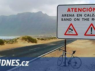 Lanzarote je pro cyklisty ráj. Jízdu mezi sopkami milují i profesionálové