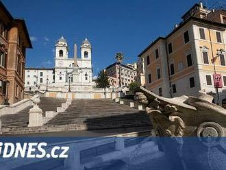 Jel jsem podle navigace, hájí se turista, který v Římě poškodil Španělské schody