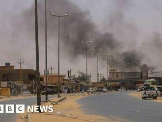 Sudan: Eyewitness video shows gunfire and residents taking cover