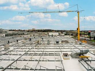 Centrum Černý Most bude zelenější a soběstačnější díky fotovoltaice