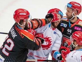 Šampanské sa v Třinci neotváralo. Hradec si v predĺžení vybojoval prvý triumf