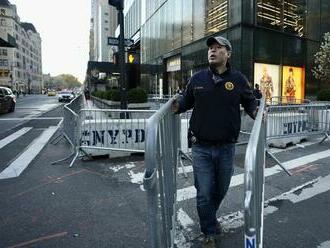 Polícia v New Yorku kvôli súdu s Trumpom zabarikádovala Trump Tower. Vyzýva na protesty, Obrán mu vyjadril podporu