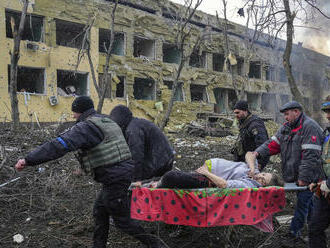 Pozrite si fotky roka: V súťaži World Press Photo zvíťazil záber z pôrodnice v Mariupole