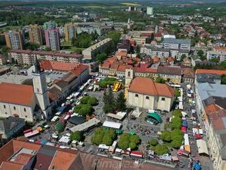 FOTO: Dni mesta v Rimavskej Sobote pokračujú, takto to vyzerá na Hlavnom námestí + PROGRAM