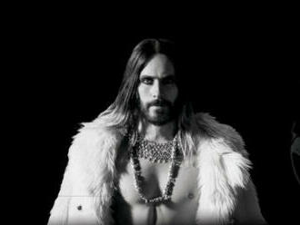 VIDEO: Jared Leto v černobílém klipu 