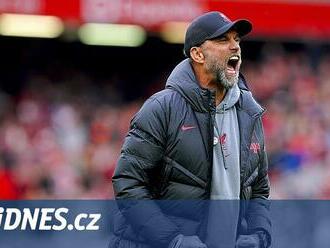 V běhu za čtvrtým sudím si natáhl sval, o hlavním Klopp řekl: Co proti nám má?