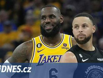 Lakers dobyli domov Golden State, Knicks využili Butlerovo zranění