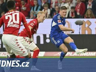 Leverkusen prohrál s Kolínem, Schalke s Králem v sestavě zvítězilo v Mohuči