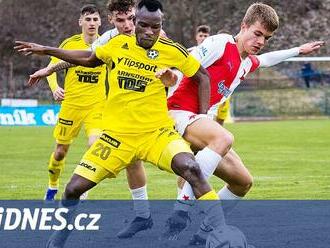 Fotbalisté Slavie B ve druhé lize rozdrtili Jihlavu 7:2 a už nejsou poslední