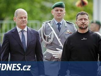 Nejsem Putinovec, hájí se muž z vedení německého fotbalu. Zesměšňoval Zelenského