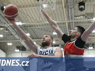 Heroický výkon, basketbalisté Děčína sahají po finále. Na Vyorala se bučelo