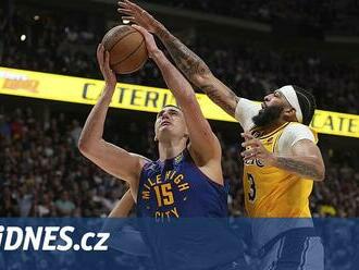 Denver vyhrál první souboj s Lakers, Jokič opět zaznamenal triple double