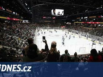 Houstone, máme problém! Bezdomovci Coyotes volají o pomoc, zatrhli jim skládku