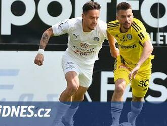 Slovácko - Olomouc 2:2, hosté deset minut před koncem vedli. Pak srovnal Kalabiška