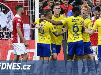 Zlínský fotbal stále dýchá, prvoligovou záchranu má ve své moci