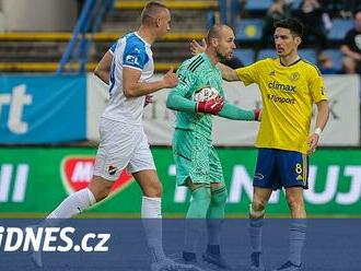 Pardubice míří do baráže. Zlín zvládl zápas s Baníkem a poslal Brno ke dnu