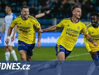 Zlín - Ostrava 2:1, domácí se před plným stadionem odlepili z posledního místa