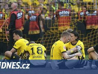 Kolaps Dortmundu: zahodil penaltu i titul. Po dramatu vládne Německu opět Bayern