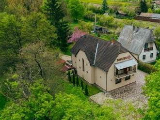 Pobyt pri Národnom parku Bukové hory a kúpeľného Egeru v Shube Zen Vendégház s raňajkami a detským ihriskom