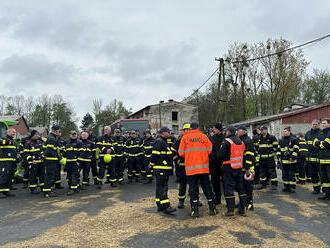 Výskyt ptačí chřipky v Rychvaldě na Karvinsku si vyžádal součinnost hasičů, začala likvidace 15 tisíc kusů drůbeže