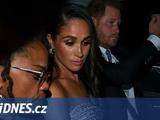 Prince Harryho a Meghan naháněli paparazzi. Tragédie byla blízko, tvrdí