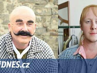 Pepa Vojtek z Kabátů honil v lese prase. S Kozubem jsou v Gumpovi k nepoznání