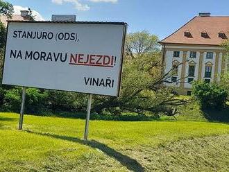 Stanjuro, na Moravu nejezdi. Kvůli dani mluví vinař z Břeclavska o vyhlazení