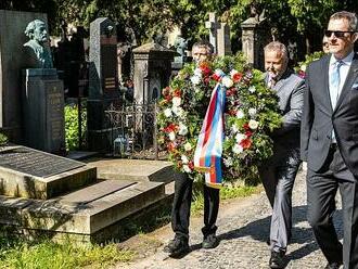 Začíná Pražské jaro. Letošní ročník byl zahájen pietou u hrobu Bedřicha Smetany