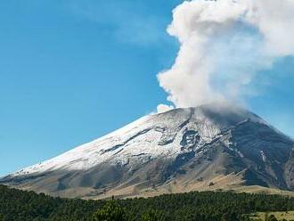 Popocatépetl se probral. Slavná sopka je aktivní, lidé se chystají na nejhorší