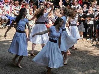 OBRAZEM: Tři Studně. Otevírali studánky pojmenované po slavných skladatelích