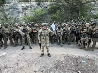 Prigožin pozval Šojgua na zhodnotenie situácie do Bachmutu, čoraz intenzívnejšie sa sťažuje na neúspechy vlastných žoldnierov