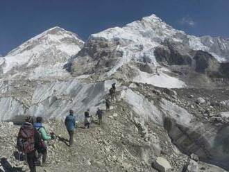 Nepálsky šerpa Kami Rita stanovil nový rekord v počte výstupov na Mount Everest, dokázal to už 27-krát