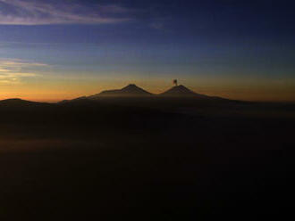 Mexická sopka Popocatépetl sa prebudila k životu, ohrozuje približne 25 miliónov ľudí