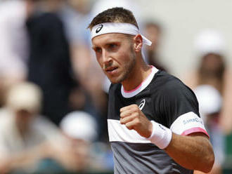 Molčan na Roland Garros postúpil do 2. kola, s domácim Gastonom nestratil ani set