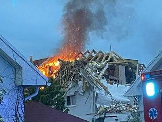 OBROVSKÉ nešťastie neďaleko Trnavy: Výbuch v bytovke, jedna osoba tragédiu neprežila, FOTO