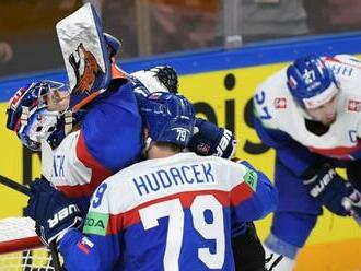 To boli NERVY, ale naši hokejisti duel proti Lotyšsku zvládli: PRVÝ triumf na MS! FOTO