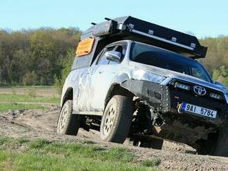 Test Toyota Hilux v expediční úpravě, volání divočiny