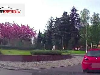 Unikal policajtom dvoch štátov na starom Alfa Romeo. S týmto nepočítal