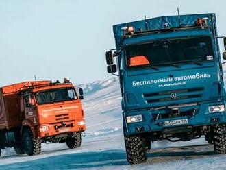 Rusi používajú v Arktíde autonómne autá. Nákladné Kamazy tu vozia náklad na trase dlhej 140 km