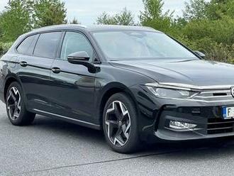 Nová Škoda Superb alebo nový Passat? V ČR sa podarilo nafotiť prototyp skoro bez maskovania