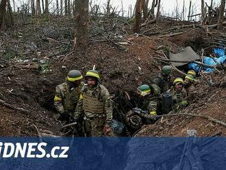 VIDEO: Takto nyní vypadají boje u Bachmutu. Místo města bahno zákopů