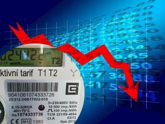 Za odebrání elektřiny dnes někteří domácí zákazníci nezaplatí, naopak dostanou až 1,60 Kč za každou spotřebovanou kilowatthodinu. Každopádně ulevit peněženkám by ceny elektřiny měly v následujících týdnech a napomoci tak přiblížit inflaci směrem k normál