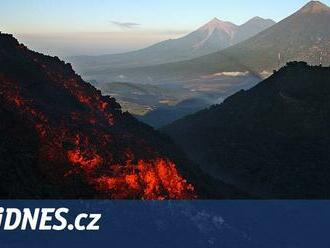 Když příroda ukáže sílu. Guatemalské sopky nutí zvedat hlavu k nebesům