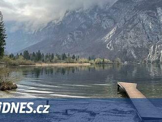 Výstup na Triglav se nepodařil, tak jsme si užili krásná jezera i vodopády