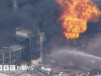 Fire rages at Shell chemical plant in Texas