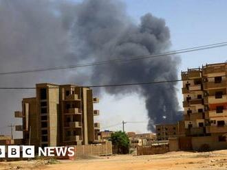 Sudan conflict: Army fights to keep Wadi Saeedna airbase, residents say