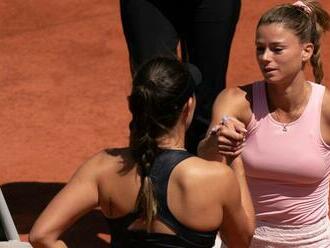 Talianka skrečovala, zradila ju noha. Na Roland Garros skončila aj Garciová